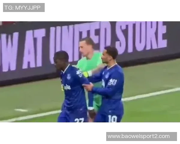 英超年度回顾盖耶掌掴基恩瞬间裁判组语音曝光