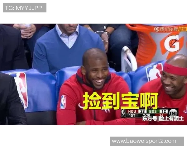 火箭客战鹈鹕登机照曝光KD羽绒服气质出众电风扇随队征战