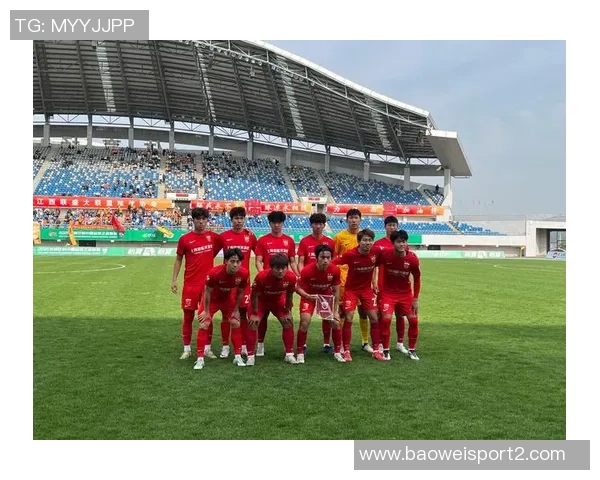 中乙联赛第30轮上海海港富盛经开队与温州俱乐部中胤队战成平局精彩对决